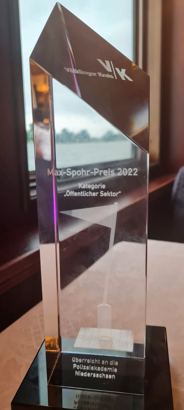 POL-AK NI: Max-Spohr-Preis / Polizeiakademie Niedersachsen wird als Preisträgerin in der Kategorie &quot;öffentlicher Sektor&quot; ausgezeichnet