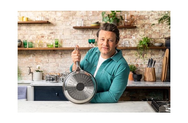 Für extra krosses Anbraten mit feinsten Röstaromen: Jamie Oliver Cook Smart ist die neue unbeschichtete Edelstahl-Pfanne von Jamie Oliver by Tefal