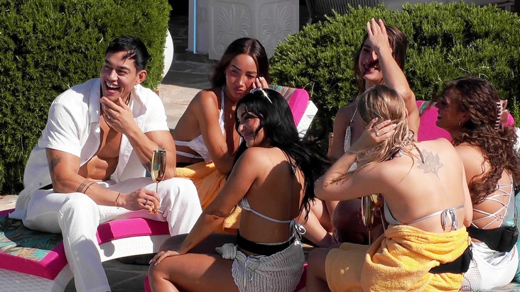 So turbulent startet &quot;Love Island VIP&quot; 2025: Heiße Flirts und jede Menge Zündstoff