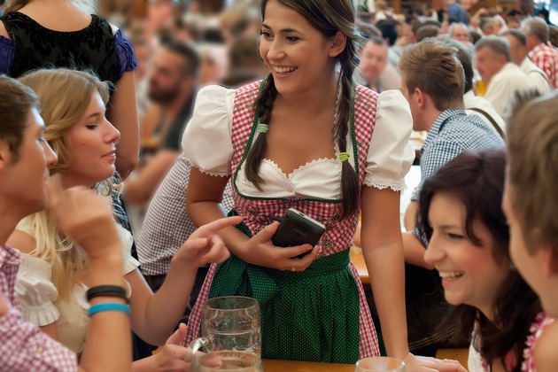 Oktoberfest war Vectron-Fest: Auch 2011 setzt die Wiesn auf Vectron-Kassen / Beim größten Volksfest der Welt muss die Technik im Hintergrund kompromisslos zuverlässig sein (mit Bild)