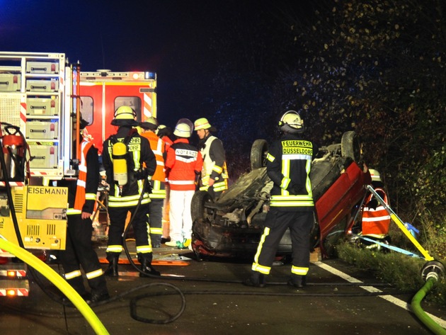 FW-D: Verkehrsunfall forderte eine Schwerverletzte
Fahrerin wurde im Fahrzeug eingeklemmt