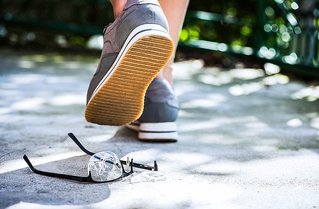 Wertgarantie: Kaputte Brille? Wertgarantie übernimmt die Reparaturkosten / Der Brillen-Komplettschutz macht Schluss mit teuren Überraschungen