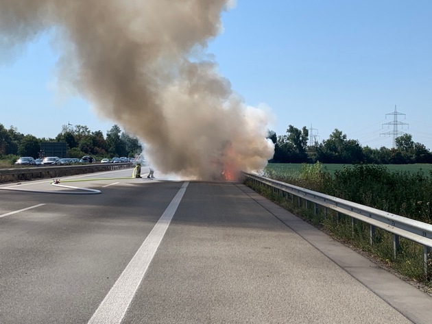 POL-PDNW: PKW-Brand auf der A61 in Richtung Speyer - Rettungskräfte kamen nur langsam voran