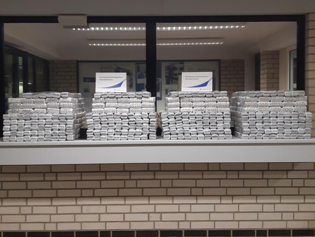 BPOL-BadBentheim: Rund 99.000 rezeptpflichtige Schmerztabletten beschlagnahmt