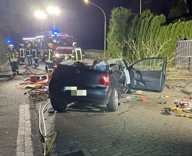 POL-STD: Zwei junge Autoinsassen im Alter von 19- und 23-Jahren bei Verkehrsunfall in Harsefeld tödlich verunglückt