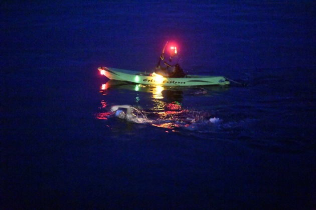 Marburger Ausnahmeathletin nimmt die dritte Hürde  / Nathalie Pohl erobert den Catalina Channel in Kalifornien (FOTO)