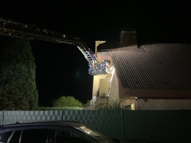 FW Alpen: Feuerwehr Alpen rettet Eichhörnchen aus Zwangslage