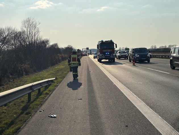 FW-ROW: +++Verkehrsunfall auf der A1 zwischen Sittensen und Heidenau +++ Verkehrsunfall auf Ortsverbindungsstraße in Klein Meckelsen+++