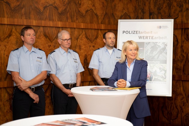 POL-RE: POLIZEIarbeit ist WERTEarbeit - Auftaktveranstaltung im Polizeipräsidium Recklinghausen