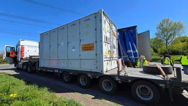 POL-BS: Sicher.mobil.leben - Gefahrgut-Gro&szlig;kontrolle auf der A2