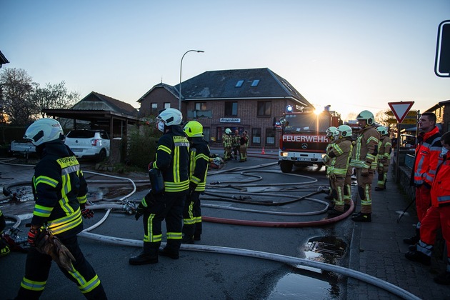 FW-SE: Gemeldeter Dachstuhlbrand in Oering