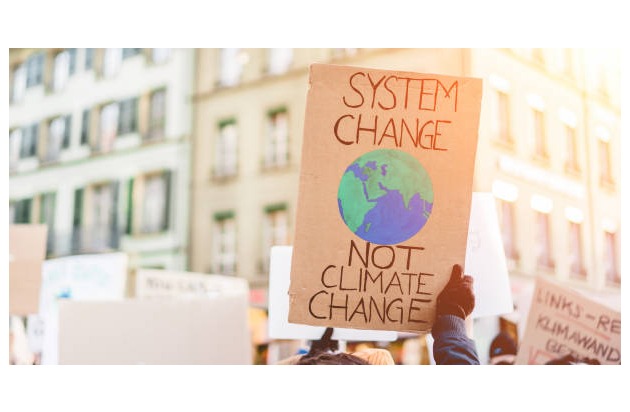 Dieses Wochenende: MERA25 Aktivist:innen setzen Zeichen an Bürgerschaft, Rathaus und dem Parteibüro der Grünen