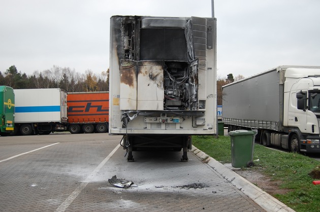 POL-PDKL: A6/Raststätte Waldmohr, Kühlaggregat geht in Flammen auf