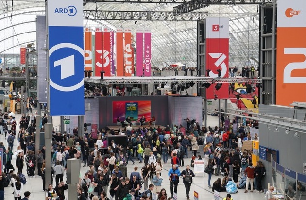 ARD, ZDF und 3sat: Gemeinsame Literaturbühne auf der Leipziger Buchmesse 2025