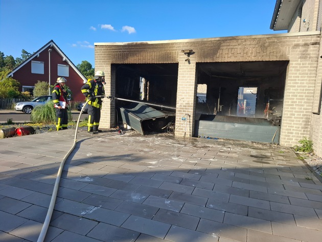FW Kreuzau: Garagenbrand in Stockheim