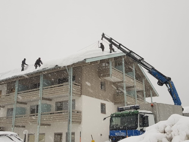 BPOLP Potsdam: Bundespolizei hilft beim Schneechaos in Berchtesgaden