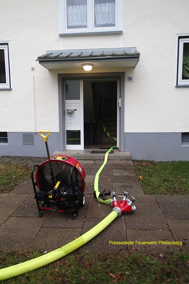 FW-PL: Zimmerbrand entpuppte sich als brennendes Essen auf Herd in Plettenberg OT Kersmecke