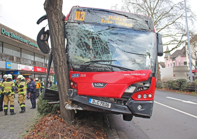 POL-ME: Nach Busunfall: Polizei ermittelt zur Unfallursache - Hilden - 2002127