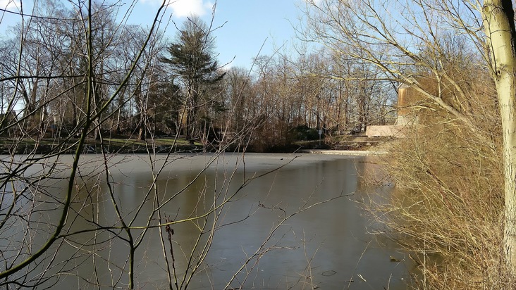 FW-WRN: Vorsicht auf Eisflächen im Stadtgebiet