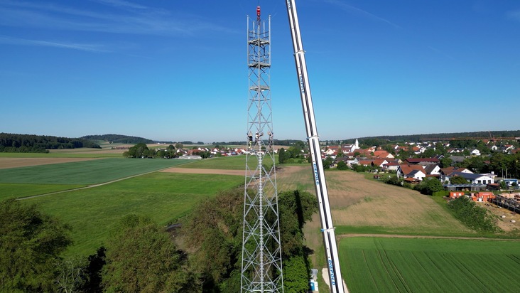 Telekom stellt Mobilfunkmast zwischen Gachenbach und Weilach auf