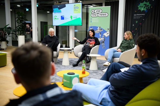 dpa-Newscamp begeistert Berliner Schülerinnen und Schüler für Journalismus und das Entlarven von Desinformation