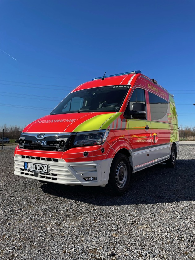 FW Paderborn: Vier neue Krankentransportwagen verstärken die Feuerwehr Paderborn