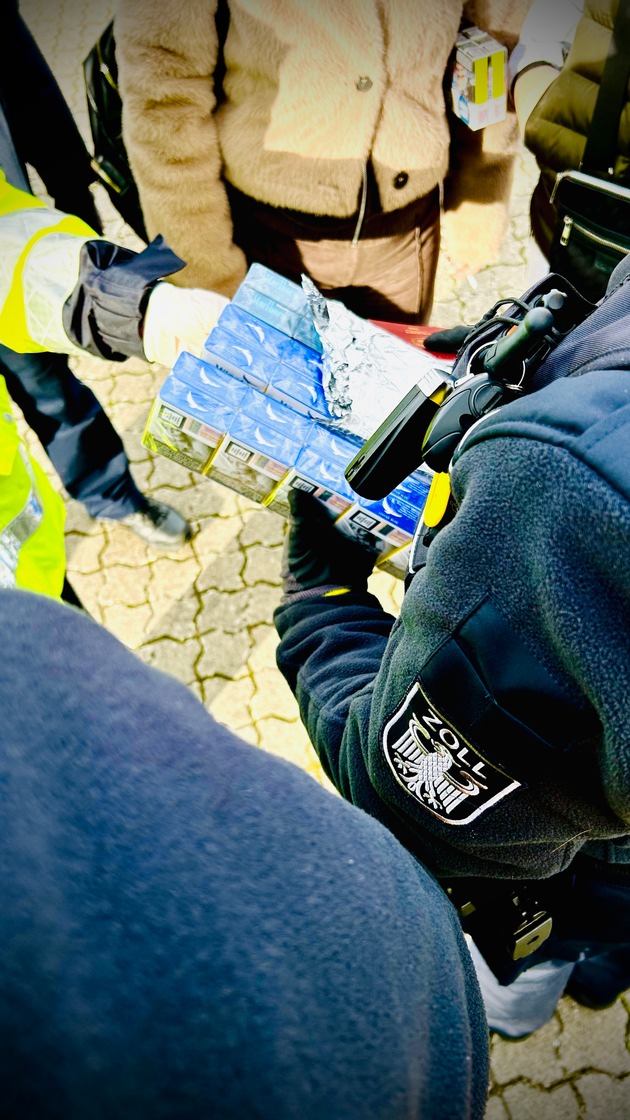 HZA-DA: Autobahn Rhein-Main im Visier - ZOLL startete dreitägigen Schmuggelcheck