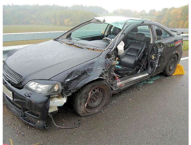 POL-PPWP: Drei Verletzte und zwei Totalschäden bei Unfall auf L355