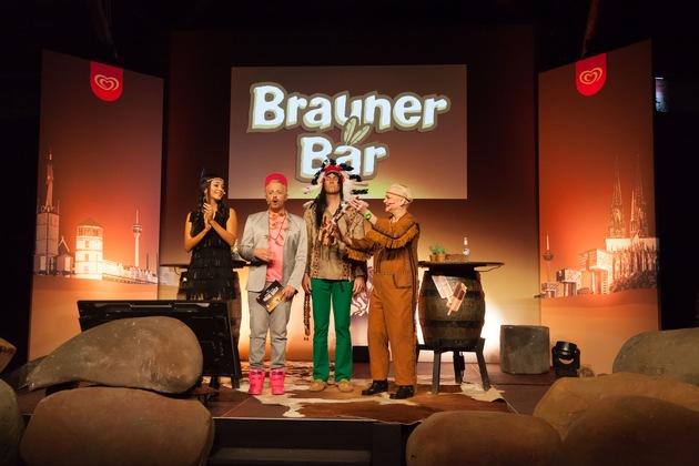 Erster Comedy Roast in Deutschland: Hella von Sinnen &amp; Verona Pooth liefern sich verbalen Schlagabtausch in alter Indianertradition