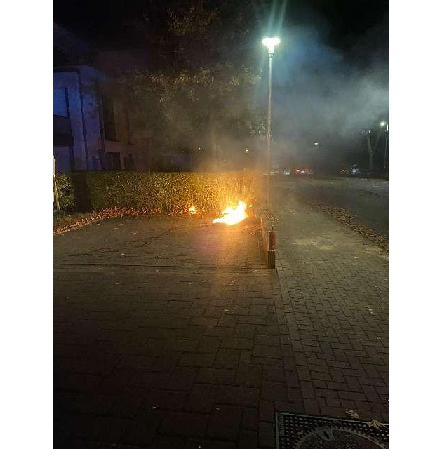 POL-STD: Traktorfahrer und andere Zeugen für Unfall im Alten Land gesucht, Firmenfahrzeug in Ahlerstedt-Bokel aufgebrochen und Werkzeug entwendet, Brandstiftung an zwei Baustellentoiletten in Buxtehude
