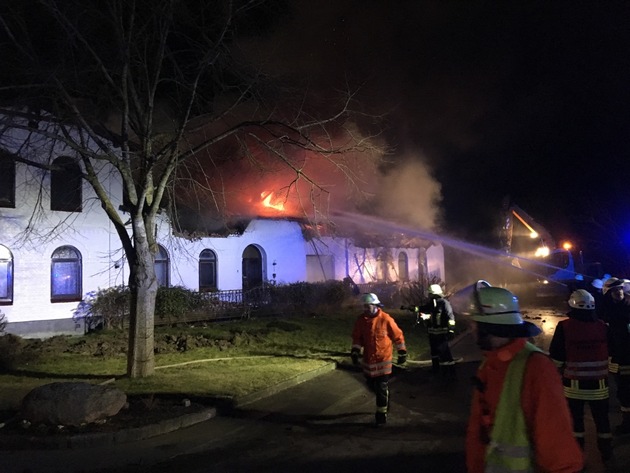 FW-SL: Brand im Mehrfamilienhaus