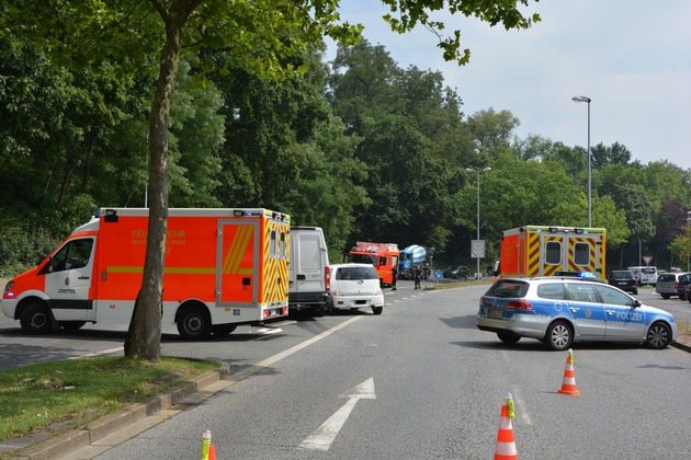 FW-MH: Verkehrsunfall mit drei verletzten Personen