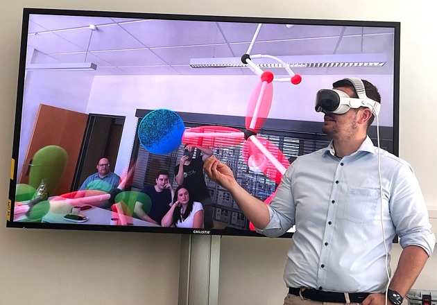 Chemie studieren mit KI, Big Data und Mixed Reality - der Chemie-Fonds gibt der Universität Konstanz 89.525 Euro