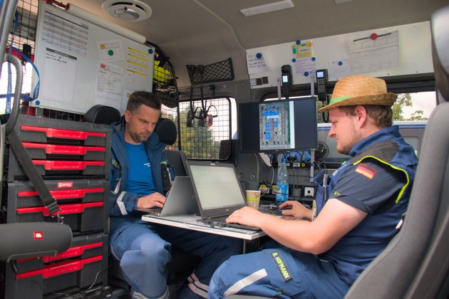 THW Bayern: Bayerische THW-Kräfte unterstützen bei der Waldbrandbekämpfung.
