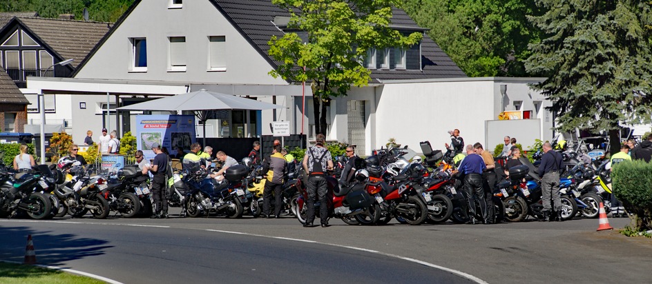 POL-RE: Kreis Recklinghausen/Bottrop: PoliTour 2018 - Auftakt der Sicherheitsaktion für Motorradfahrer