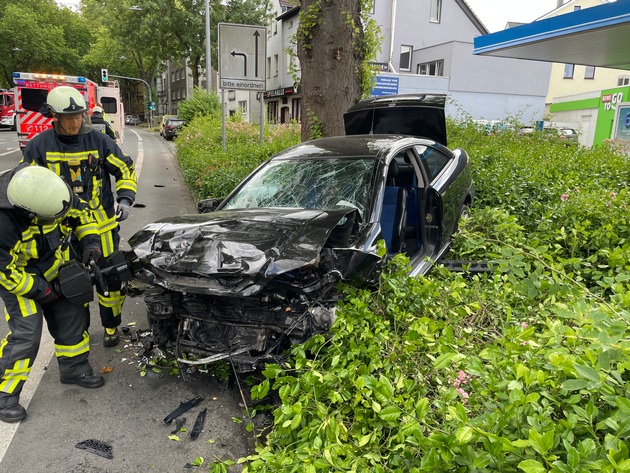 FW-BO: Schwerer Verkehrsunfall auf der Wittener Str.