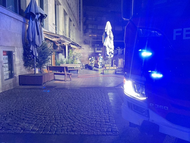 FW-BO: Brand an Eisdiele am Dr.-Ruer-Platz erfolgreich gelöscht