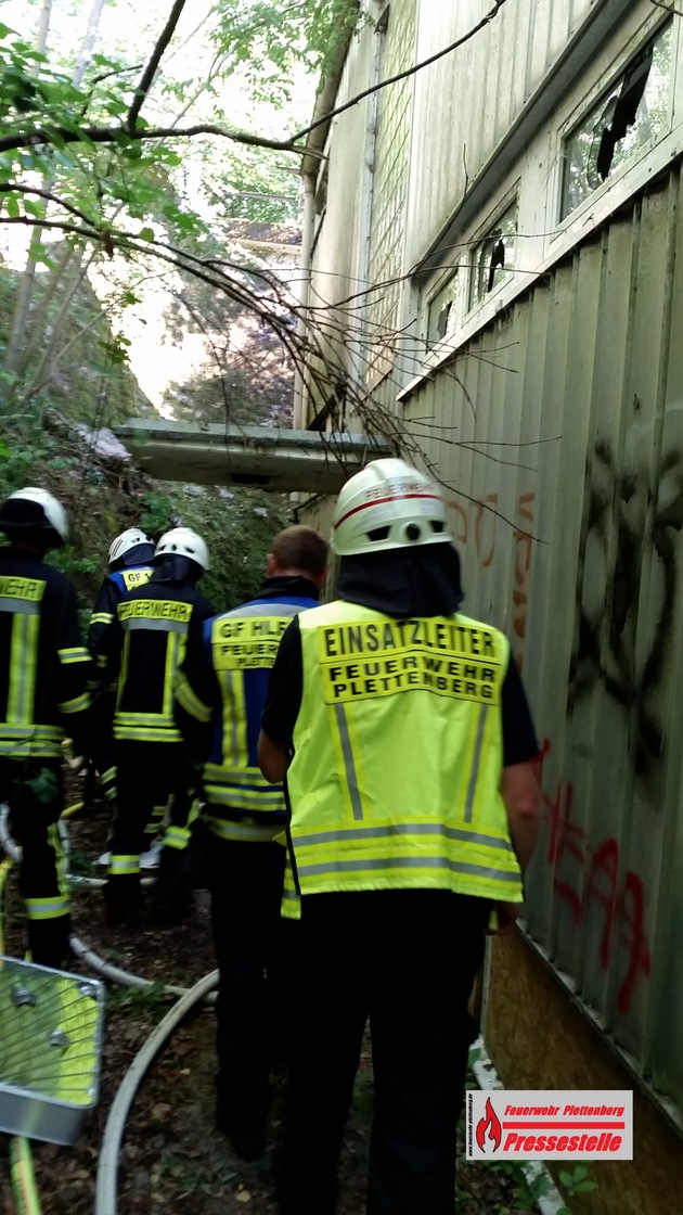 FW-PL: Einsatzreicher Samstag bei sommerlichen Temperaturen für die Feuerwehr Plettenberg