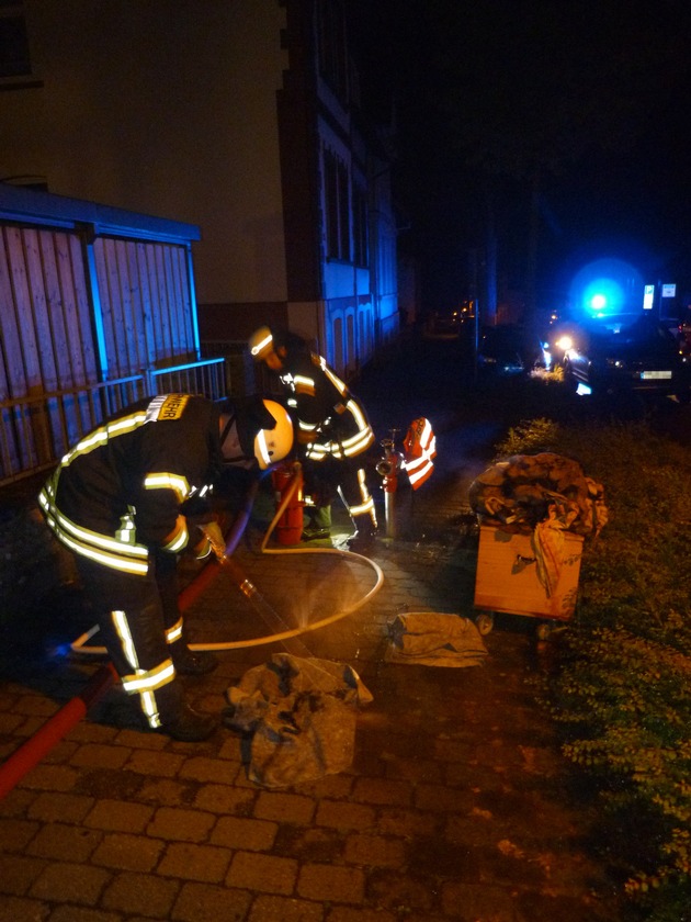 FW-DT: Feuer in Wohnheim