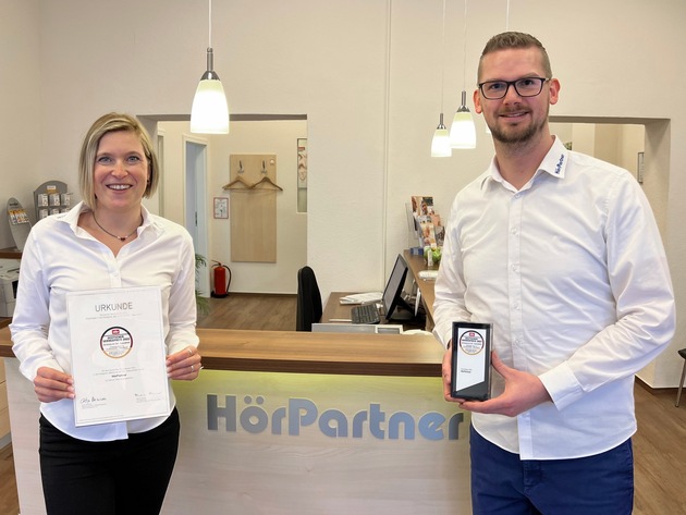 Preis f&uuml;r beste Beratung vor Ort geht in die H&ouml;rakustik-Branche: H&ouml;rPartner gewinnen den Deutschen Servicepreis im Bereich Gesundheit