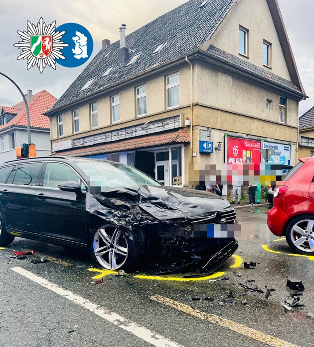 POL-DU: Wedau: Schwerer Verkehrsunfall - Mehrere Verletzte