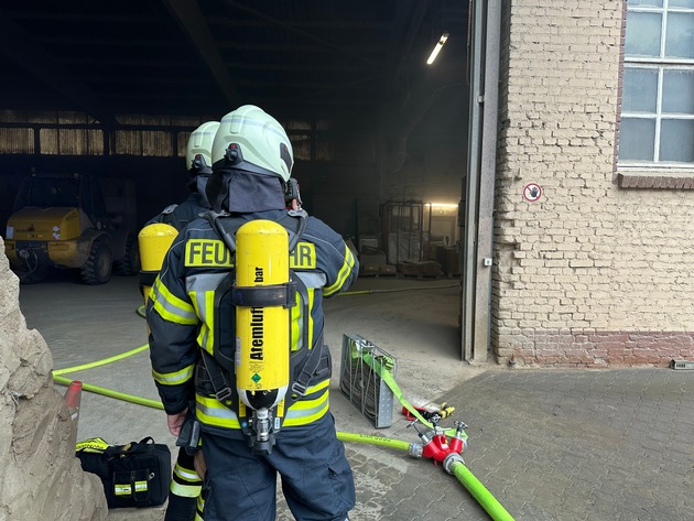 FW-EN: Großbrand in Gewerbebetrieb am Morgen verhindert