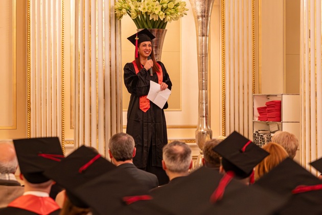 Abschluss des Pionierjahrgangs Medizin: Helios und IRO Group transformieren universitäre Ausbildung