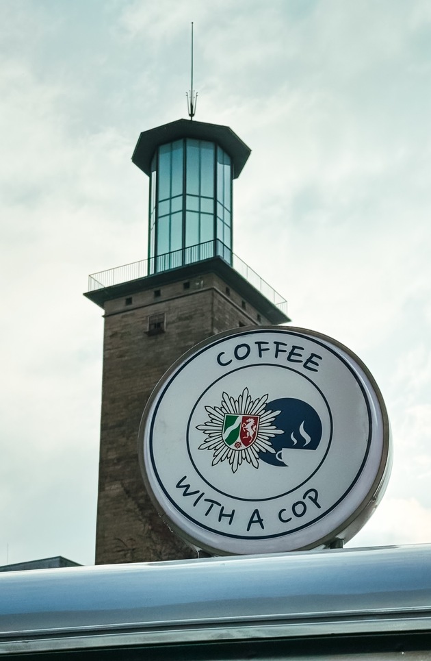 POL-HA: Polizei Hagen beteiligt sich an bundesweiter Präventionswoche gegen Taschendiebstahl und gibt einen Kaffee aus - Rückblick auf die Veranstaltung vom 10.10.2025