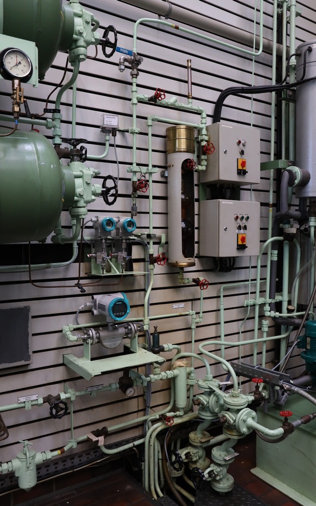 Umweltfreundlicher Laborbetrieb: „Gas to Liquid“ für Verbrennungsmaschinen der Hochschule Bremerhaven