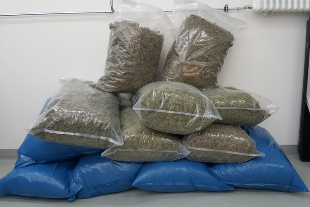 POL-LB: Staatsanwaltschaft Stuttgart und Polizeipräsidium Ludwigsburg: Murr: Kriminalpolizei stellt 65,5 kg Marihuana sicher