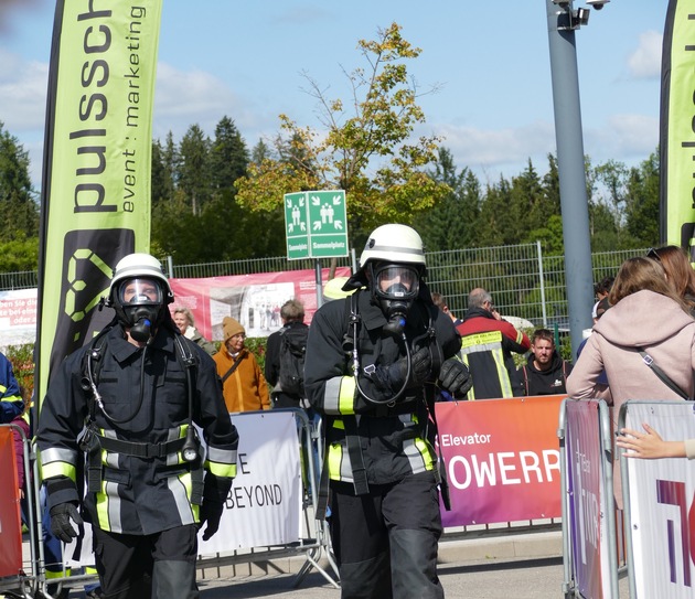 Feuerwehr Nürnberg: Angehörige der Feuerwehr Nürnberg starteten beim 5. TK Elevator Towerrun in Rottweil