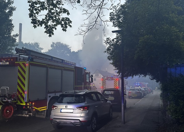 FW-GE: Brand einer Gastronomie in Gelsenkirchen Scholven