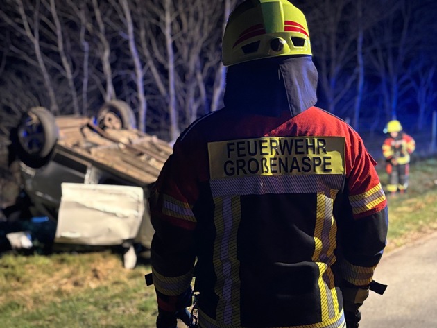 FW-SE: Auto überschlägt sich auf A7 bei Großenaspe