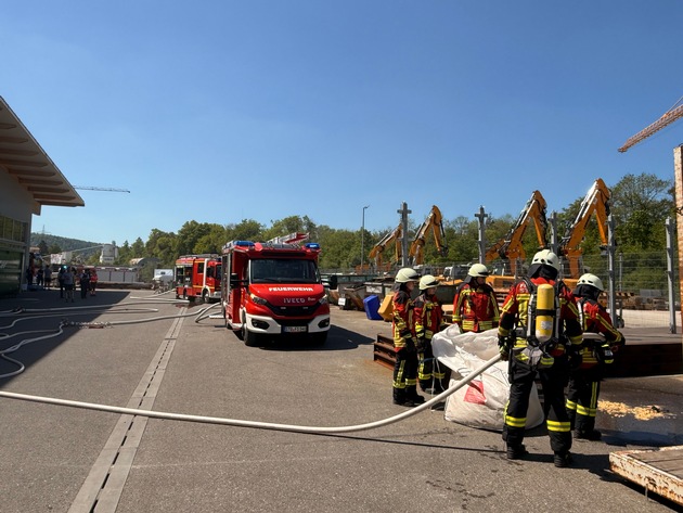 FW Stockach: Brand einer Absauganlage in einem holzverarbeitenden Betrieb